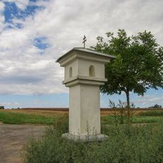 Boží muka v Nemilanech u polní cesty (2)
