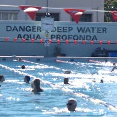Aqua Profonda sign