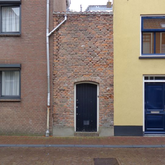 Pand met restanten van de middeleeuwse stadsmuur