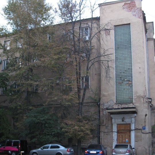 Главный дом с палатами и фундаментом оранжереи