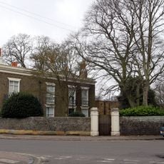 Walls And Gateways Surrounding Nos 136A And B