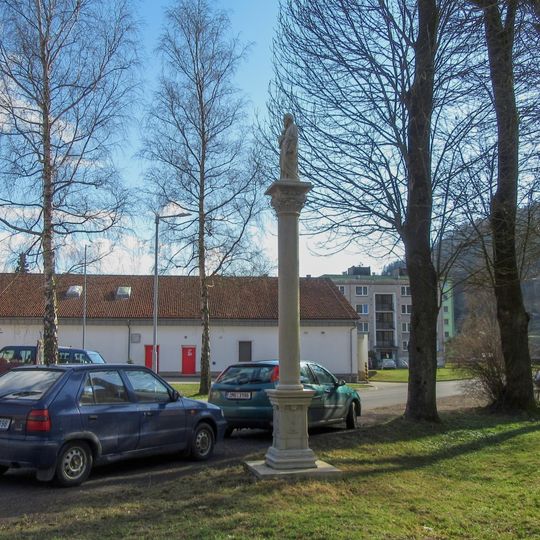 Sloup v Hanušovicích u kaple ve Školní ulici