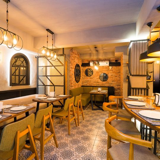 Mivan Restaurant Cafe