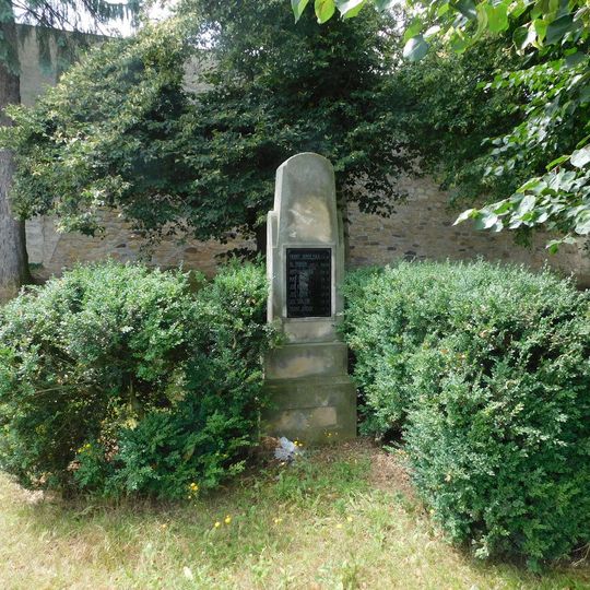 Pomník padlým v Tuchorazi