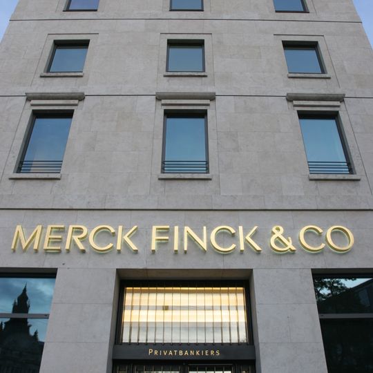 Ehem. palastartiges Wohnhaus