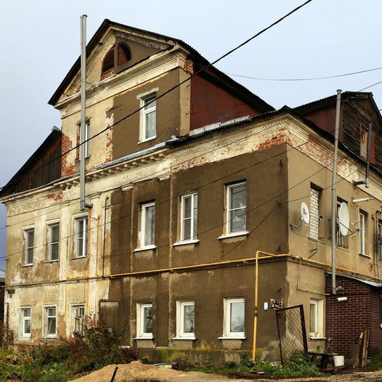 Дом Ивановых