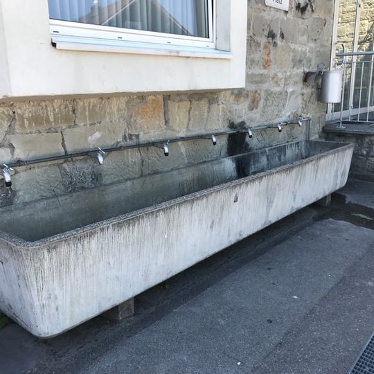 Brunnen Schulhaus Matt