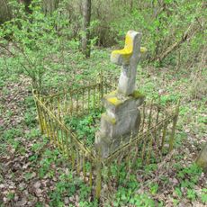 Kříž východně od Pelhřimova u vrchu V Hatích u cesty do Chválova