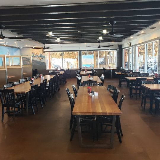 Fin's Grill & Bar