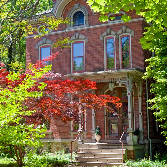 Building at 426 South Main Street