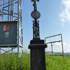 Kříž v Hoslovicích u rozcestí do Zvotok