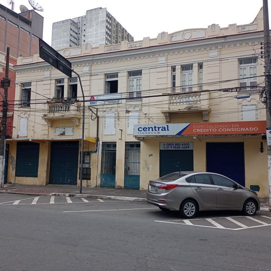 Imóvel à Avenida República, nº 99