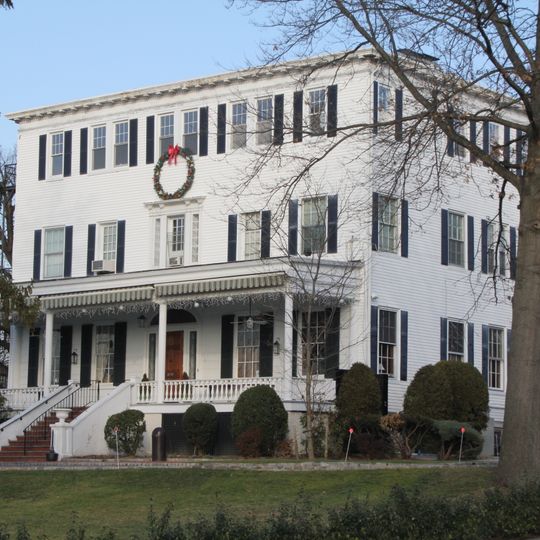 Douglaston Historic District