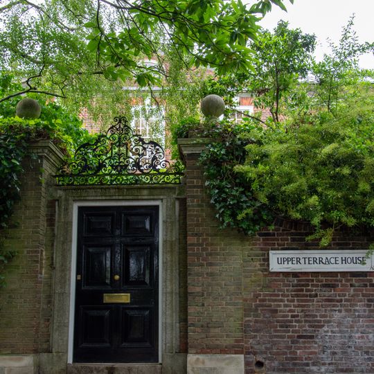 Upper Terrace House