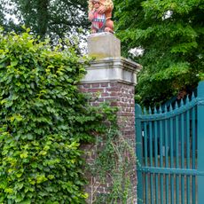 De Wiersse: twee staande pijlers