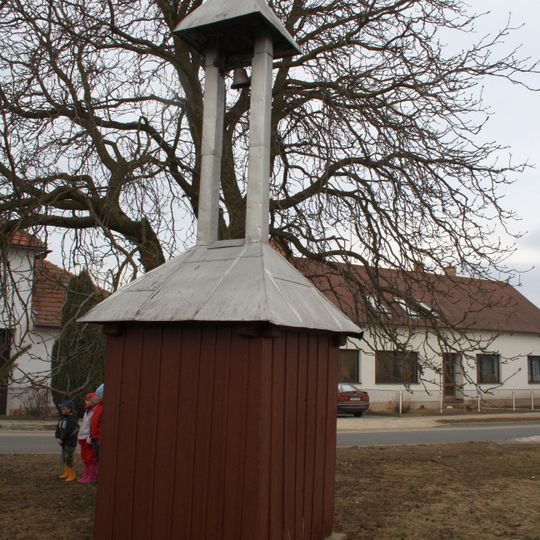 Zvonička v Loukovicích