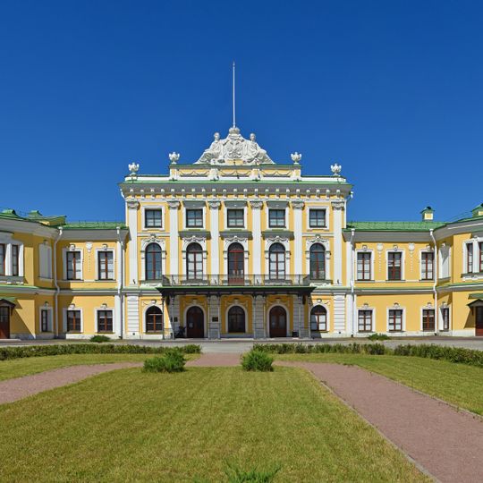 Главный корпус путевого дворца