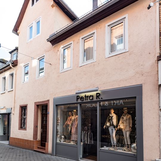 Wohn- und Geschäftshaus