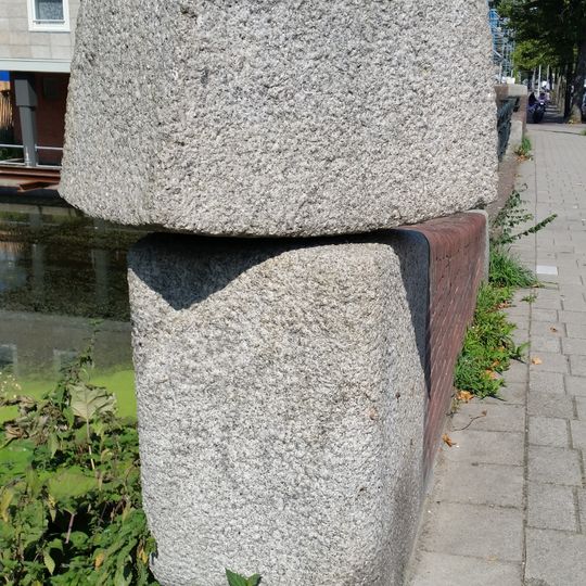 Granietblokken Jacoba van Tongerenbrug