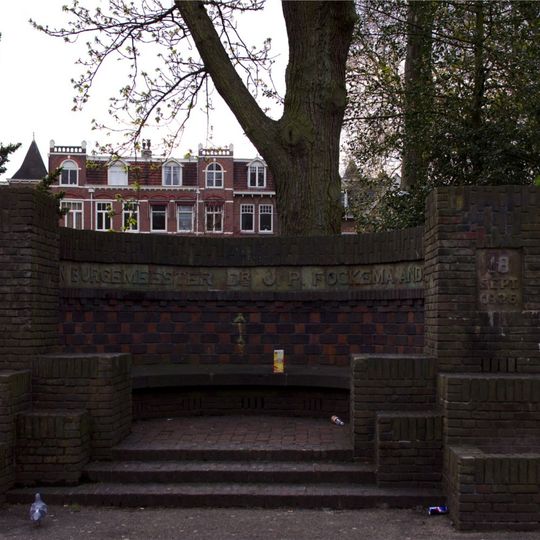 Wilhelminapark: herdenkingsbank