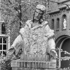 Statue of Sacred Heart of Jesus Christ