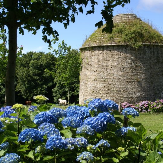 Colombier du château de Guilguiffin