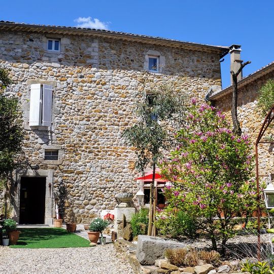 The Raveyron Manor