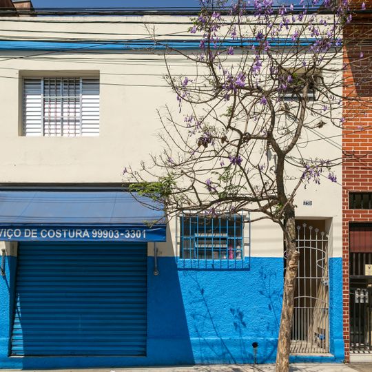 Imóvel à Rua Conceição Veloso, nº 230 / 234