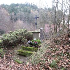 Kříž u zámku Nečtiny