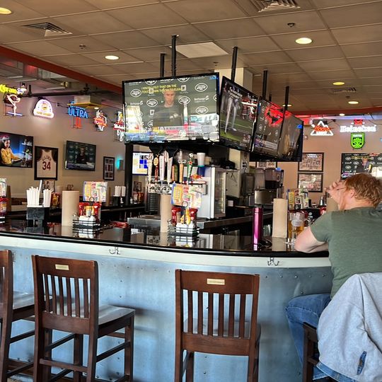 Pluckers Wing Bar