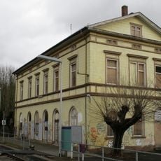 Bahnhof-Empfangsgebäude