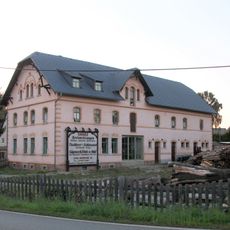 Wohnhaus (mit Lagerräumen und Laden, ehemaliger Mühlenspeicher der benachbarten Mühle Mühlenstraße 18) Mühlenstraße 19