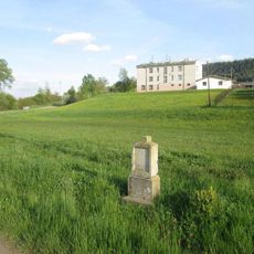 Podstavec kříže v Mezí u brodu