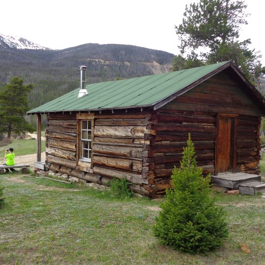 Fleshut Cabin