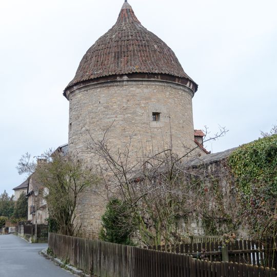 Dicker Turm