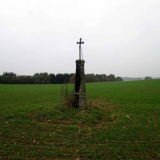 Kříž západně od Újezdce