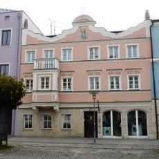 Wohn- und Geschäftshaus