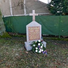 Pomník padlým ve Vlkovci