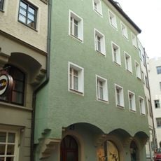 Wohn- und Geschäftshaus