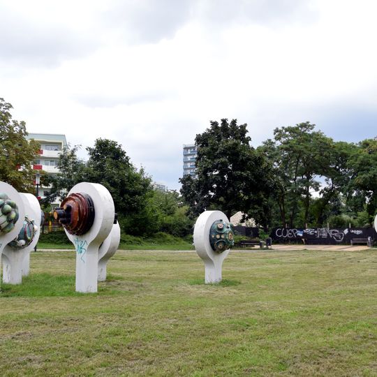 Plastische Körper – Große Blüten