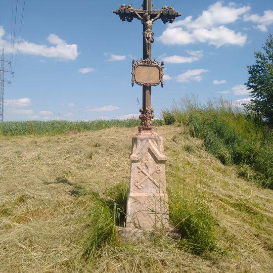 Kříž na severním okraji Velkého Rybníka u hlavní silnice na Humpolec