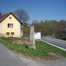 Kříž v Lejčkově u křižovatky