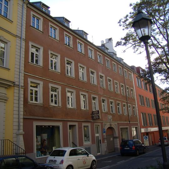 Wohnhaus, ehemaliger Hof zum Kleinen Löwen
