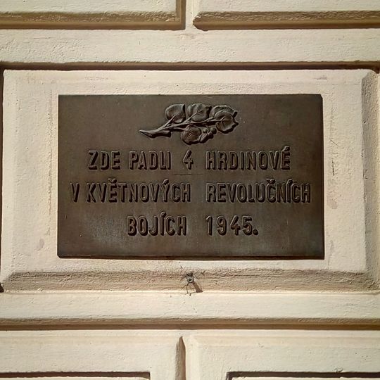 Pamětní deska 4 neznámým hrdinům na Senovážném náměstí v Praze