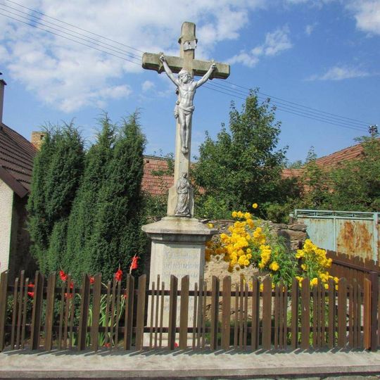 Kříž v Křelovicích u křižovatky na Želiv