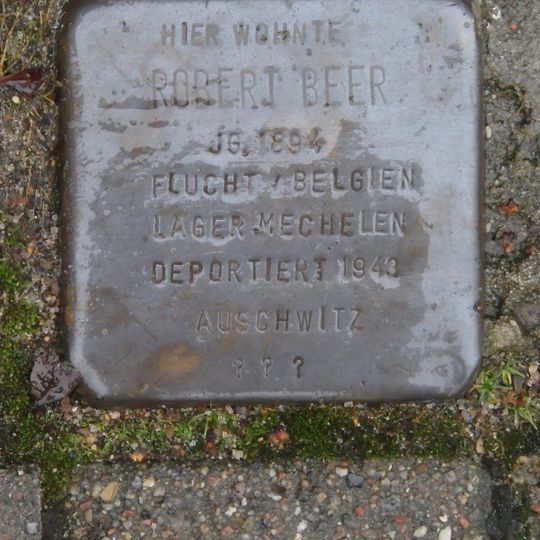Stolperstein en memoria de Robert Beer