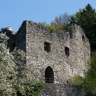 Medieval castle ruin Nünegg