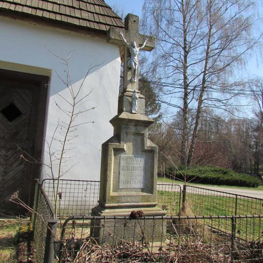 Kříž u kaple v Čakovicích
