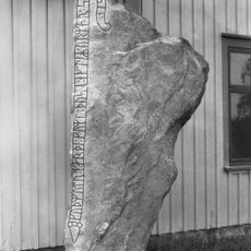 Västergötlands runinskrifter 194