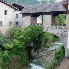 Steinbogenbrücke in Prissian